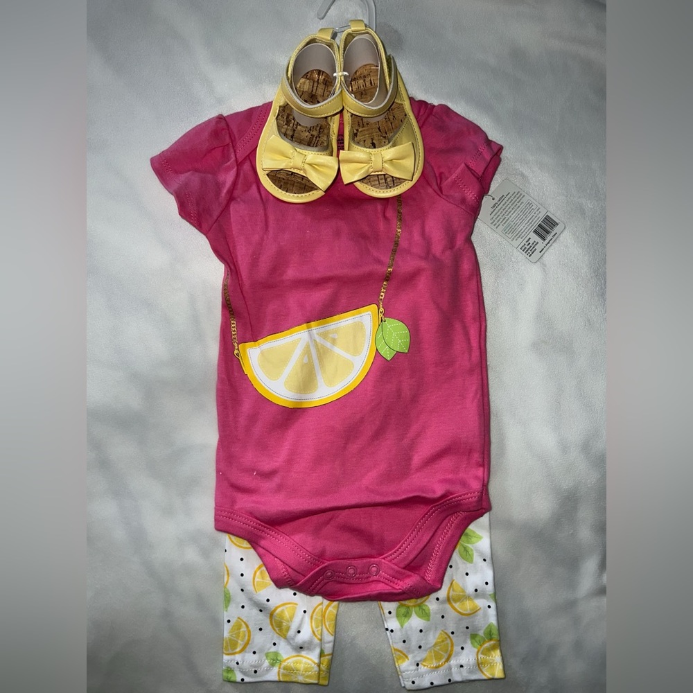 18 month clothing set with sandals  🍋